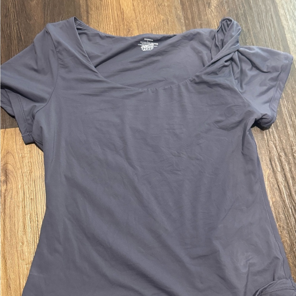 Amazon Women's Short Sleeve Top in Slate Gray
